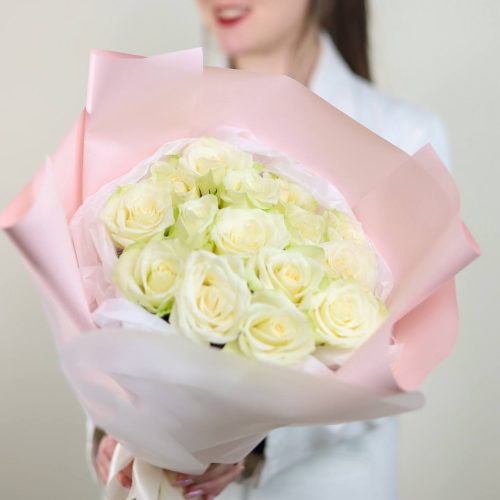 Букет чудесных роз в оформлении