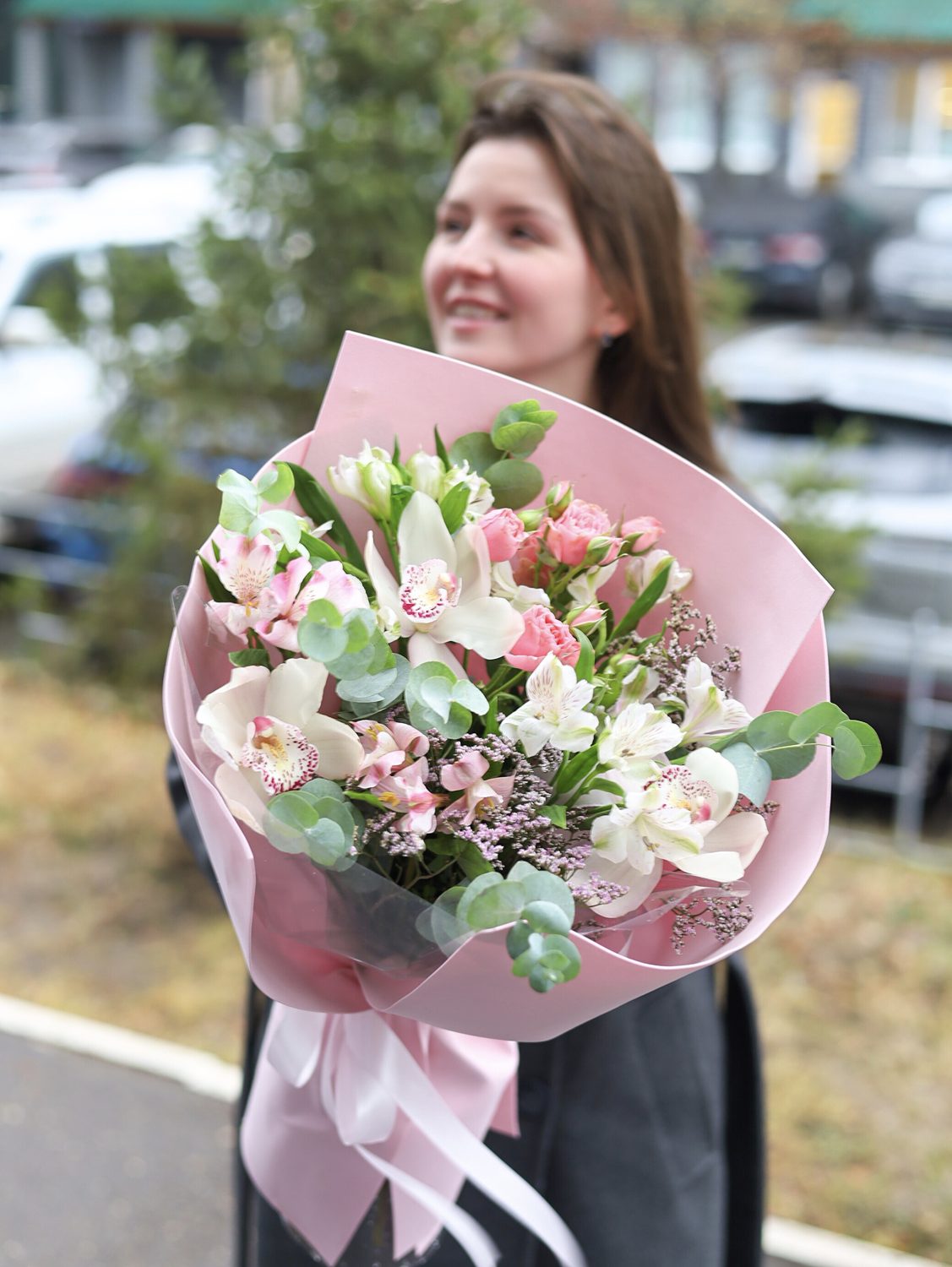 Воздушный стойкий букет с орхидеями — изображение 3