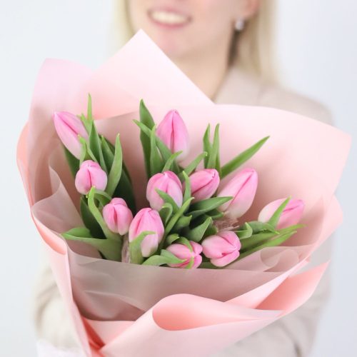 Нежный букет тюльпанов