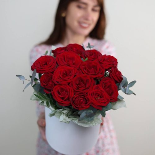 Очаровательная композиция красных роз