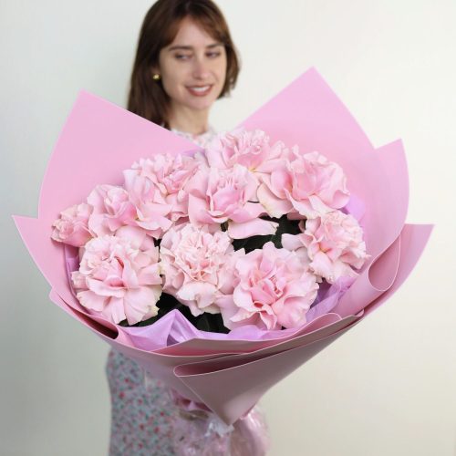 Роскошный букет розовых французских роз