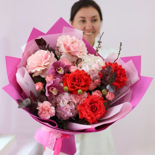 Роскошный авторский букет с французскими розами