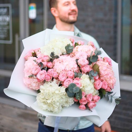 Роскошный нежный букет "Небо весны"