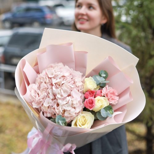 Стильный букет в нежной гамме