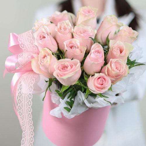 Изящная композиция нежных роз