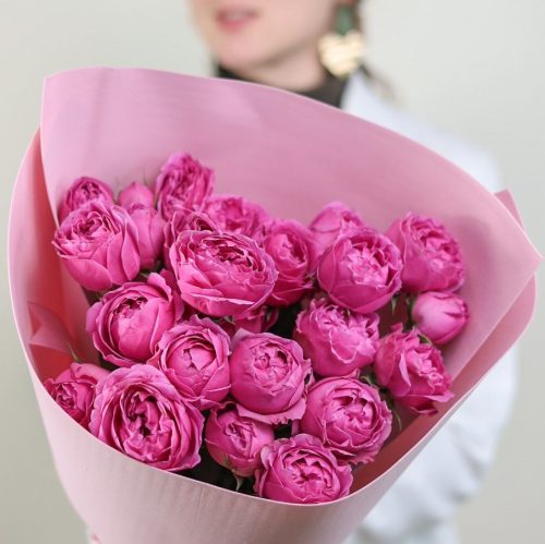 Букет премиальных кустовых пионовидных роз