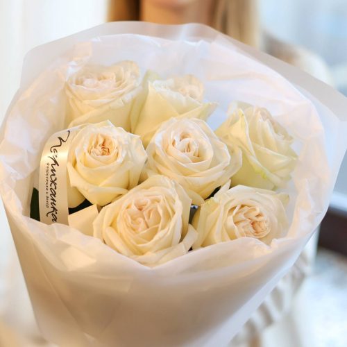 Ароматный букет пионовидных роз