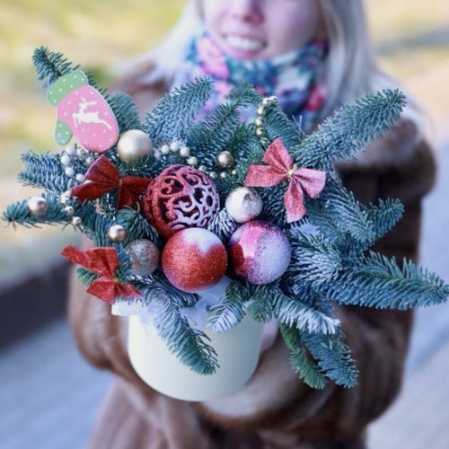 Зимняя композиция с бантиками