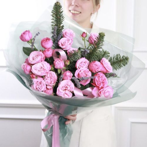 Ароматный букет с пионовидными розами
