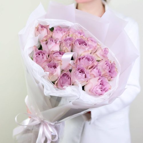 Букет лавандовых роз