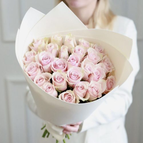 Букет из розовых роз