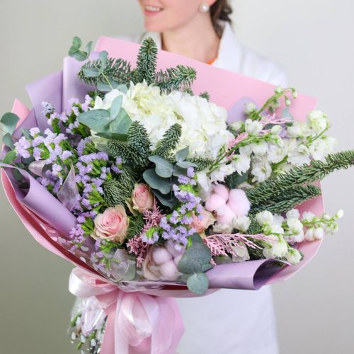 Объёмный букет с маттиолой