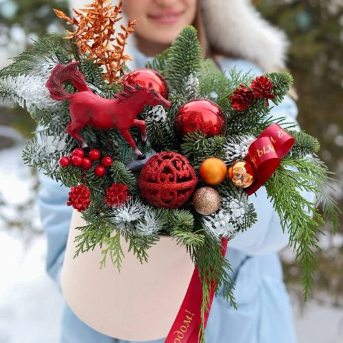 Новогодняя композиция с символом года