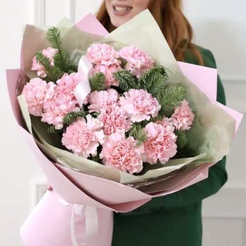 Стойкий букет из диантусов