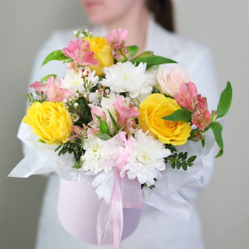 Композиция со стойкой хризантемой