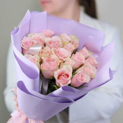 Букет розочек в оформлении