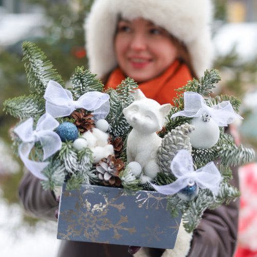 Зимняя композиция с лисичкой