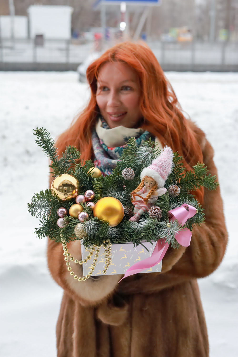 Зимняя нежная композиция с куколкой — изображение 2