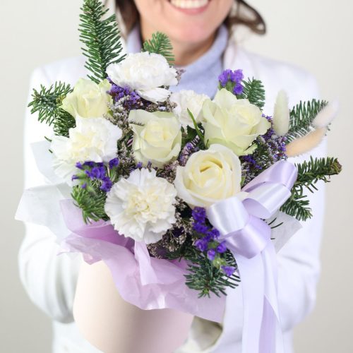 Стойкая композиция с розами