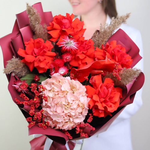 Изумительный букет с французскими розами