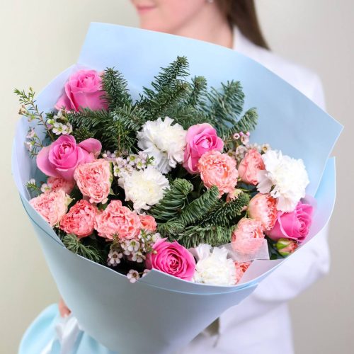 Обворожительный букет с розами