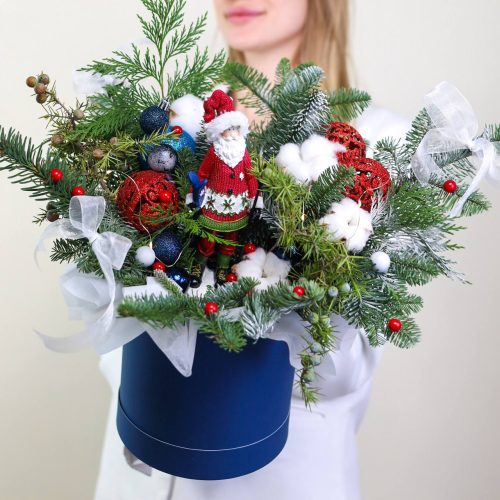 Новогодняя композиция с гирляндой