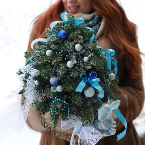 Елочка из натуральной пихты в голубой гамме