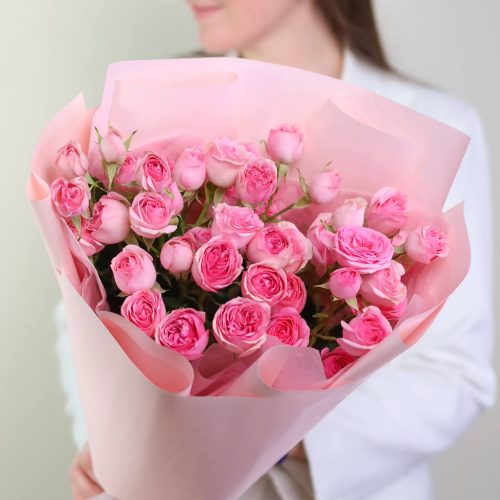 Букет кустовых пионовидных роз