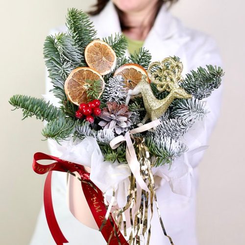 Зимняя композиция с оленем