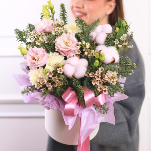 Нежная композиция с эустомой