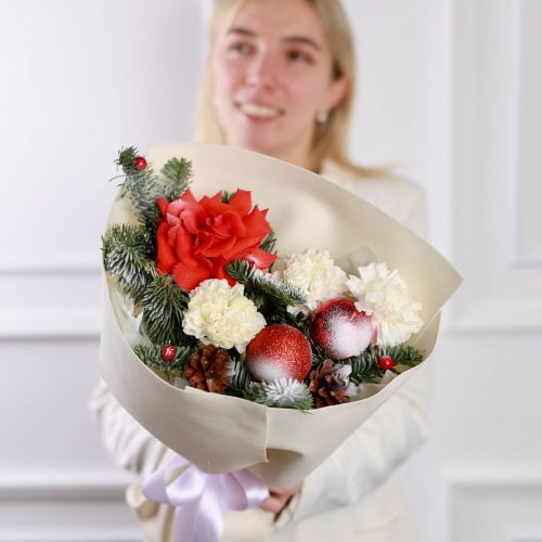 Букет с французской розой и нобилисом