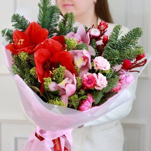 Рождественский букет со стойким составом