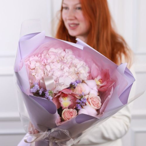 Чудесный букет с воздушной гортензией