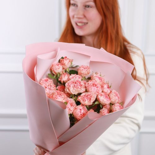 Букет потрясающих пионовидных роз