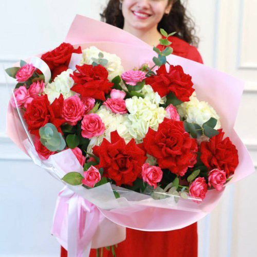 Роскошный букет с французскими розами