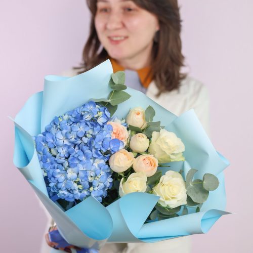 Чудесный букет с гортензией