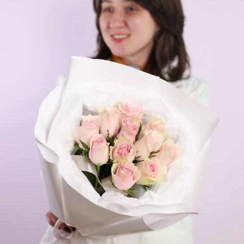 Букет розочек в оформлении