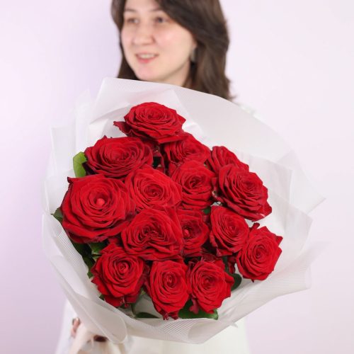 Букет бордовых роз