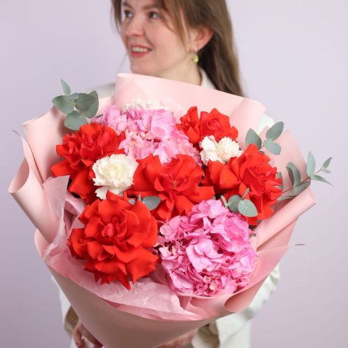 Очаровательный букет с французской розой