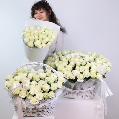 Роскошный сет изысканных белых роз