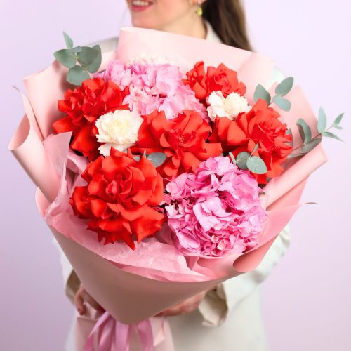 Изысканный нежный букет с французскими розами