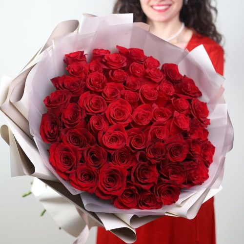 Роскошный букет из 51 эквадорской розы