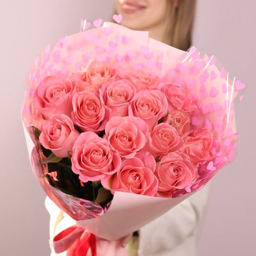 Прекрасный букет розовых роз