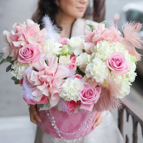 Воздушная авторская композиция с бусами