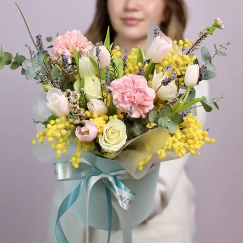 Весенняя композиция с итальянской мимозой