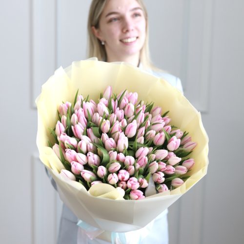 Букет из 101 тюльпана